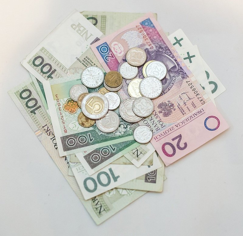  polskie monety i banknoty w ramach darmowej pożyczki 